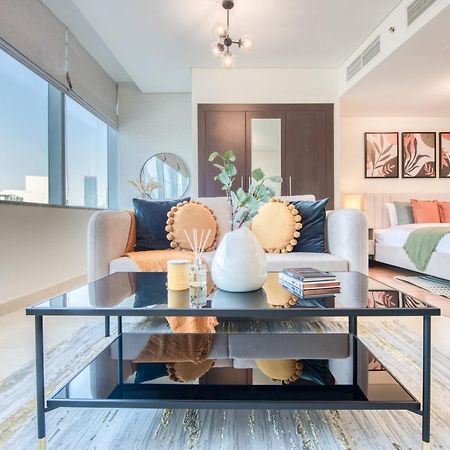 Unbeatable Rate Stylish 1Br With Balcony Near Metro By Deluxe Holiday Homes ドバイ エクステリア 写真
