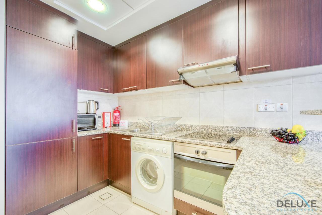 Unbeatable Rate Stylish 1Br With Balcony Near Metro By Deluxe Holiday Homes ドバイ エクステリア 写真