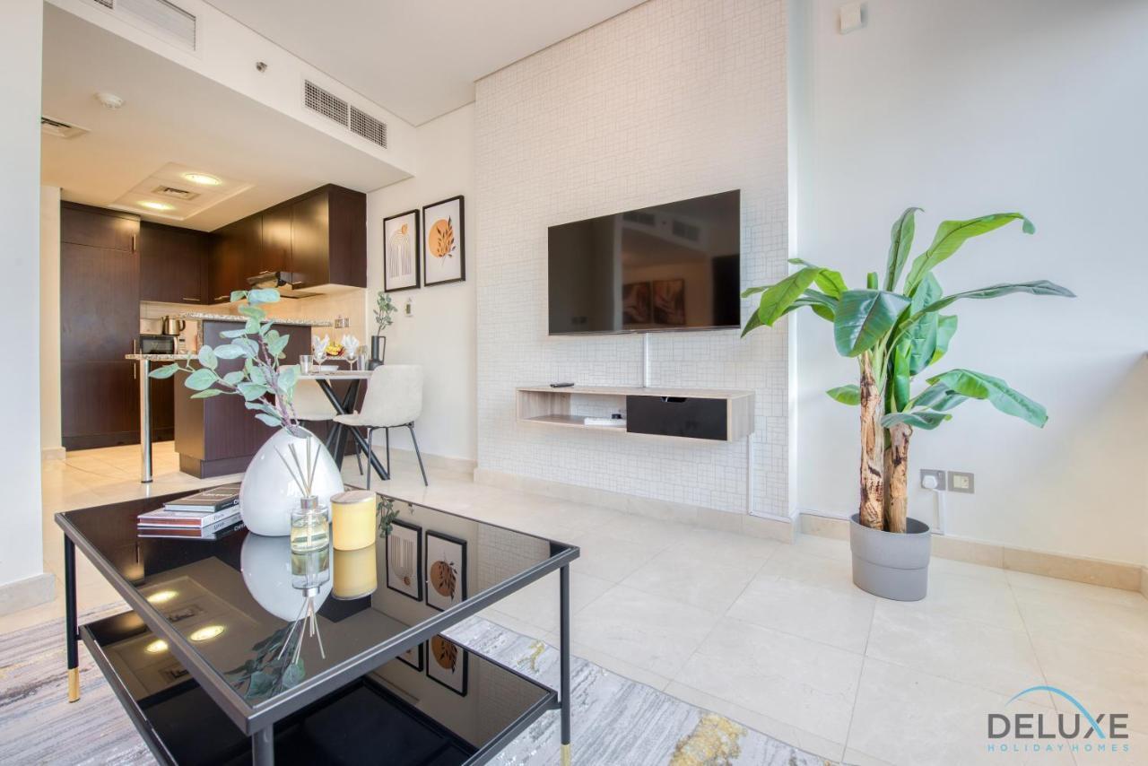 Unbeatable Rate Stylish 1Br With Balcony Near Metro By Deluxe Holiday Homes ドバイ エクステリア 写真