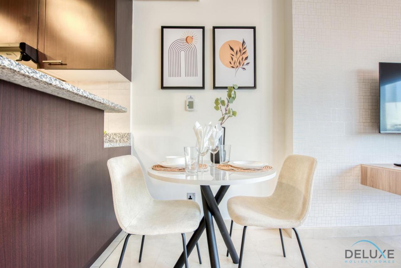 Unbeatable Rate Stylish 1Br With Balcony Near Metro By Deluxe Holiday Homes ドバイ エクステリア 写真